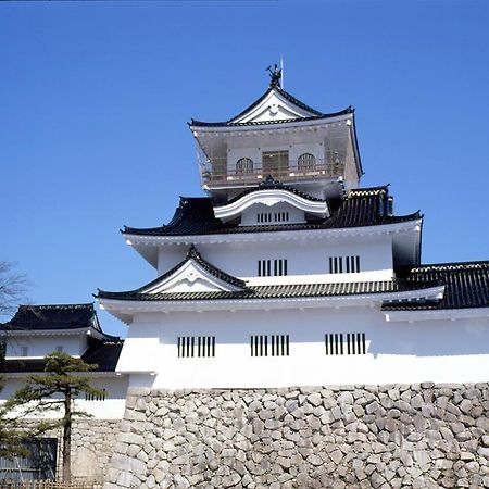 Business Hotel Tateyama โทยามะ ภายนอก รูปภาพ